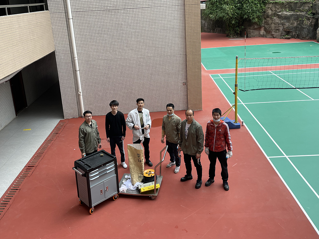 践杏装雷锋心灵”做一颗永不生锈的螺丝钉