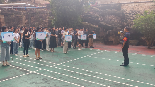 筑牢安全防线——2025年88858cc永利官网“安康杯”青年之家集体宿舍消防演练成功进行